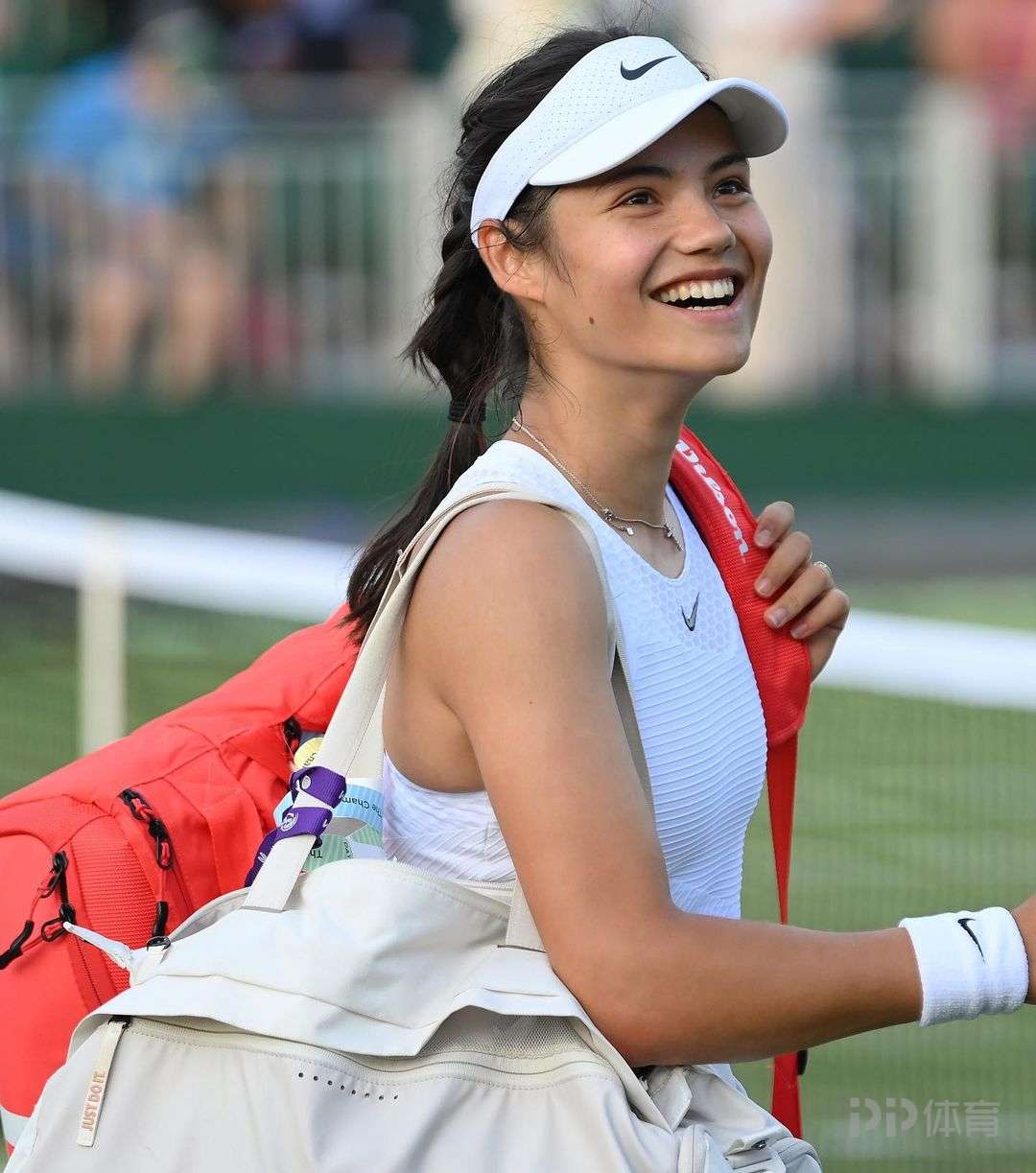 领先3杆意 领先3杆意